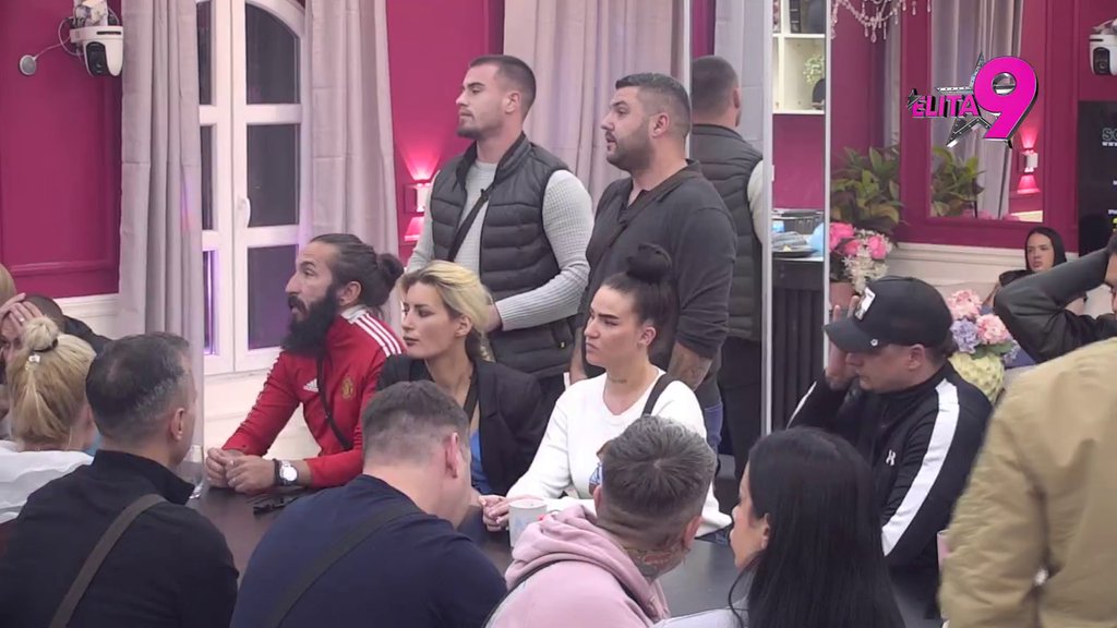 Bori pun kofer brđanki: Preselo mu da više ikome titra, saznao za spletke koje mu takmičari prave i žestoko ih ispsovao! (VIDEO)