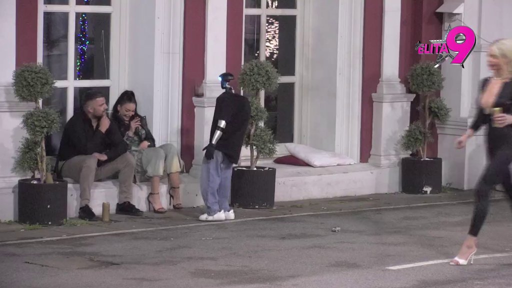 NE ODUSTAJE! Ona je kruna na svoje moje trofeje: Asmin ubacio u petu da smuva Maju, ona konačno otkrila zašto još nije pala na njega! (VIDEO)