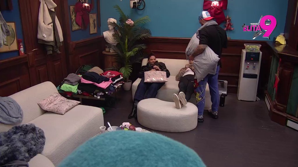 Navukao ga za sve pare: Filip mesec dana tvrdi da nije poljubio Teodore, a sad se opako izlanuo! Konačno priznao istinu (VIDEO)