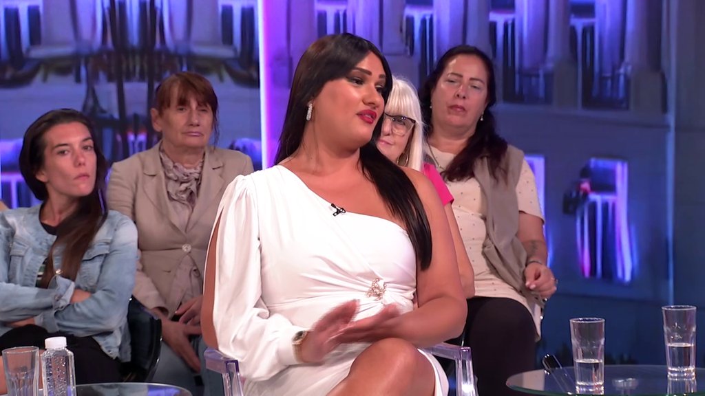 Nema leka za nju, terapijama produžava sebi život: Ana Nikolić sa suzama u očima progovorila o Radinom zdravlju, uopšte nije dobro! (VIDEO)