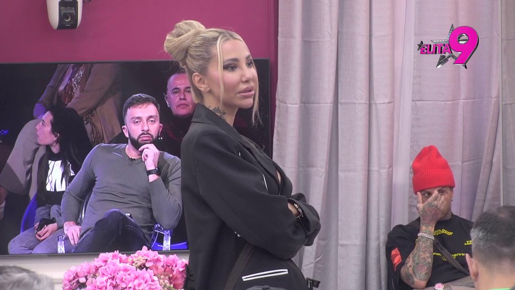 U dubini duše on... Aneli progovorila o odnosu sa Asminom, pa ga jednom rečenicom izbacila iz takta! Durdžić kao oparen skočio na nju (VIDEO)