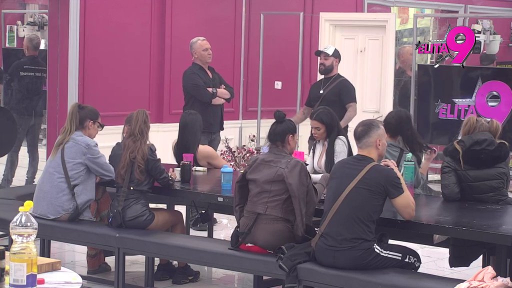 Pokušala svima da zamaže oči: Anita oprala Luku i bacila pod tepih sve probleme koje imaju! (VIDEO)