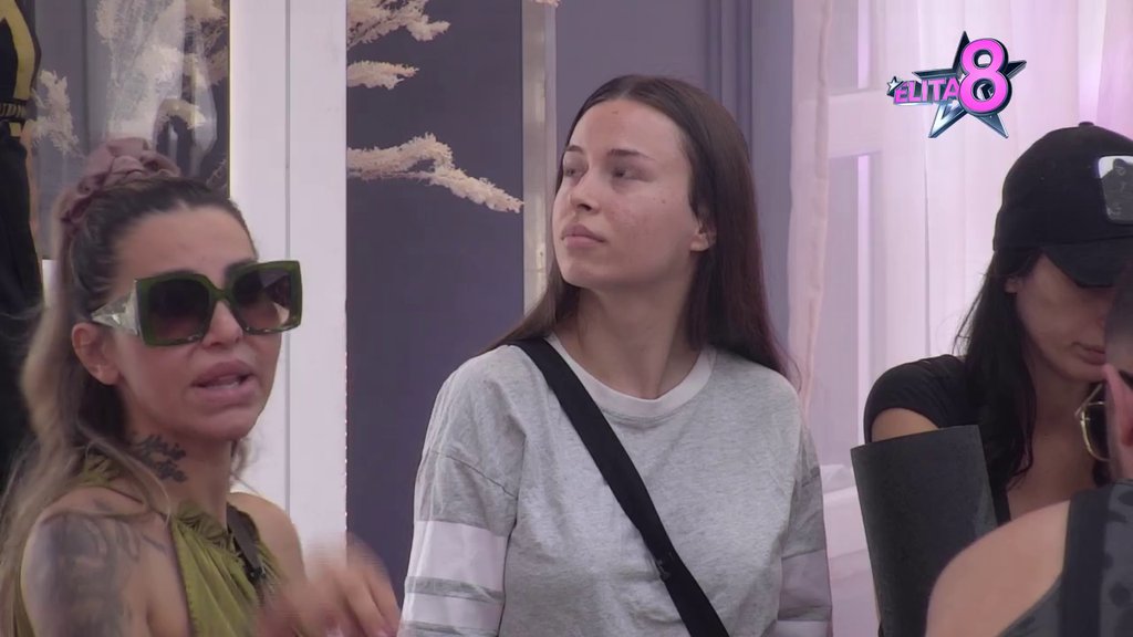 Ovo nije mesto za tebe: Karić nastavio rešetanje, osvrnuo se na Kristinu, pa je žestoko osudio, te je zakucao za dno: Nisi dobila ni čestitku (VIDEO)
