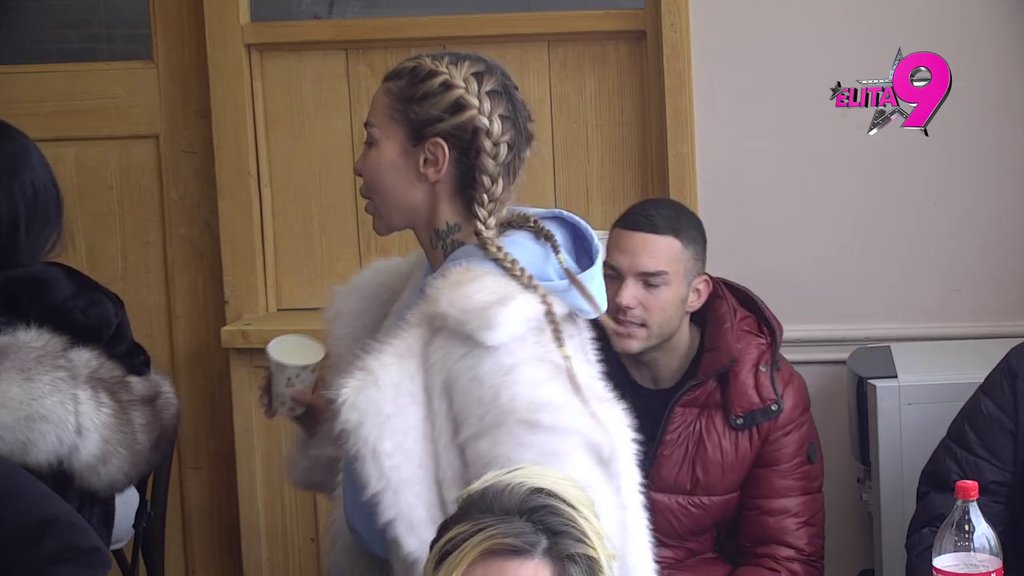 SVE SU BLIŽI! Aneli i Anđelo ne skidaju osmeh s lica kad su jedno kraj drugog! (VIDEO)