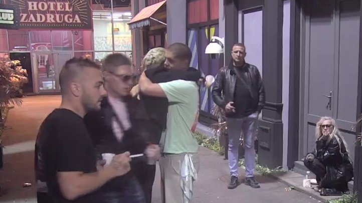 Karlo i Uroš stavili karte na sto! Karlo je odlučan da osvoji Uroša, on mu se poverio: Mene se porodica odrekla, plašim se da nije vredno! Uvek sam bio u tajnim vezama (VIDEO)