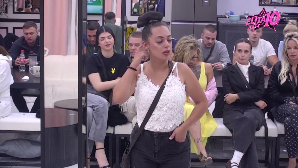 Svi planovi za budućnost pali u vodu: Rada grca u suzama zbog izgubljene ljubavi sa Stojinim sinom, on tvrdi da je bio pikiran od strane nje, ne želi ni da čuje za bivšu dragu: Lagala me je i... (VIDEO)