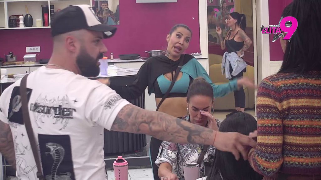 DOŽIVEO POMRAČENJE: Luka udario na Aneli i Asmina, tvrdi da koriste dete za novac, prozvao Ahmićevu za roleks, a Durdžić skočio kao oparan (VIDEO)