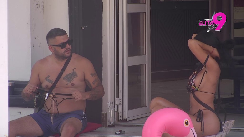 Moja Mevlida sad gleda OVE GAĆE! Asmin probao Majino s*ksi donje rublje, pa poručio: Ovo da obučeš kad dođem za bauštele! (VIDEO)