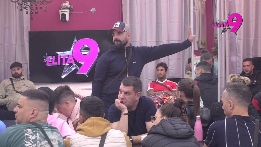 FLAŠICA OD BEBE SE UCRVLJALA, A ULOŠKE JE... Asmin izneo brojne gadosti na Anelin račun, Luka zasevao poput groma, pa opleo po njemu: KAKO TE NIJE SRAMOTA... (VIDEO)