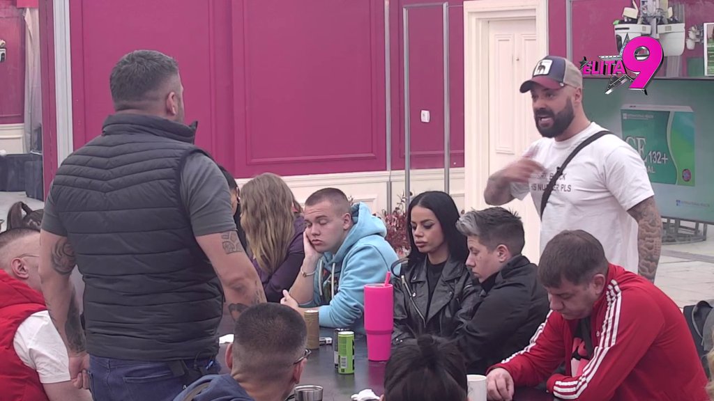 Drži je u šaci! Asmin na ivici da do koske raskrinka Kačavendu, takmičari sve shvatili! (VIDEO)