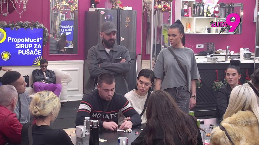 Ona se njemu gadi, ne može očima da je gleda: Anita popila sve Lukine laži, pa ponovo udarila na Aneli! (VIDEO)