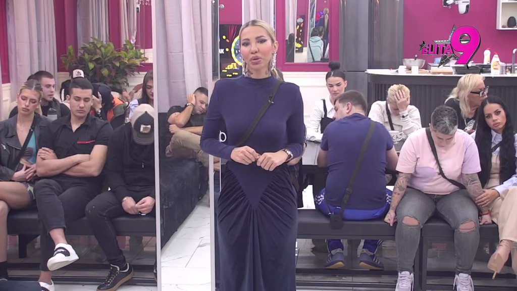 Pisao mi je da ću se RASPASTI OD SIDE, ovo je sve njegova igra: Aneli otvorila dušu o naglom preokretu sa Asminom, oblatila ga za sve pare (VIDEO)