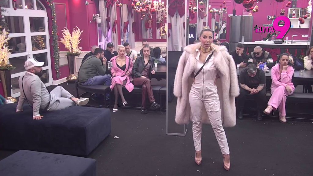 Žestoka pljuvačina po Biljani Vujović: Aneli bez zadrške oplela po njoj! Luka brže-bolje uzvratio udarac, pa bivšu zalepio za dno (VIDEO)