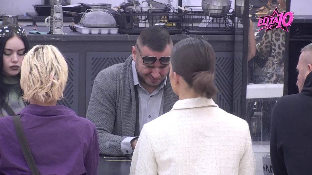 U mojim očima je gubitnik, ne poštuje svoju vezu: Matora tvrdi da Car namerno uvlači Anđelu u raspravu, Sanja mu dala vetar u leđa, pa istakla da Đuričićeva skriva simpatije prema njemu! (VIDEO)