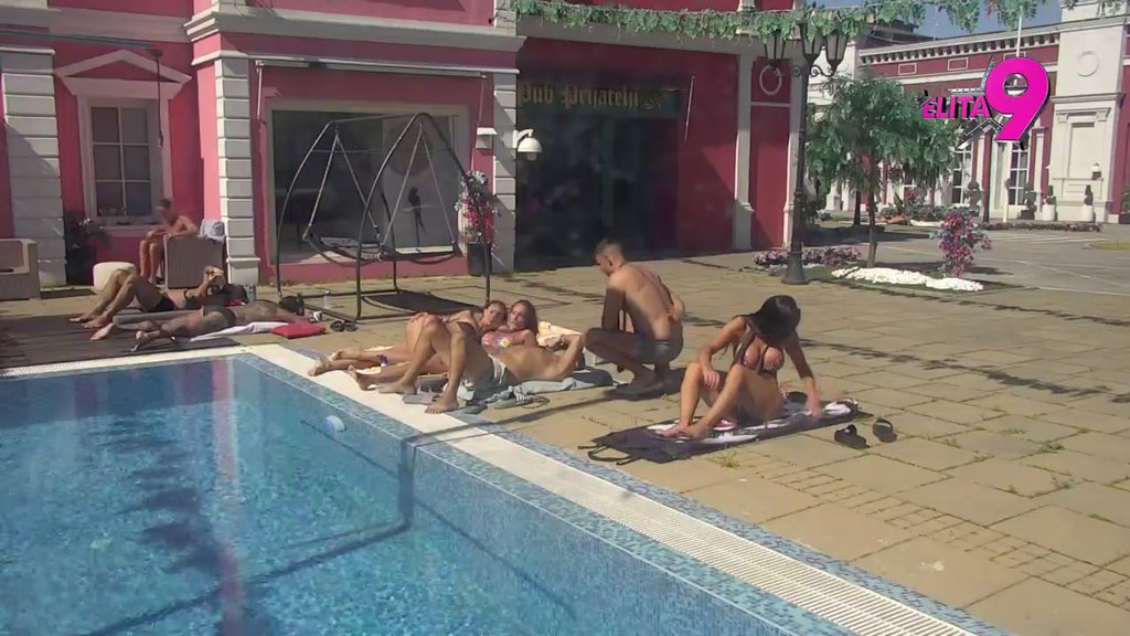 Pukao mu film: Anđelo ne može da veruje da Stanija hoće da ga prevaspita, a još nisu ni u vezi (VIDEO)