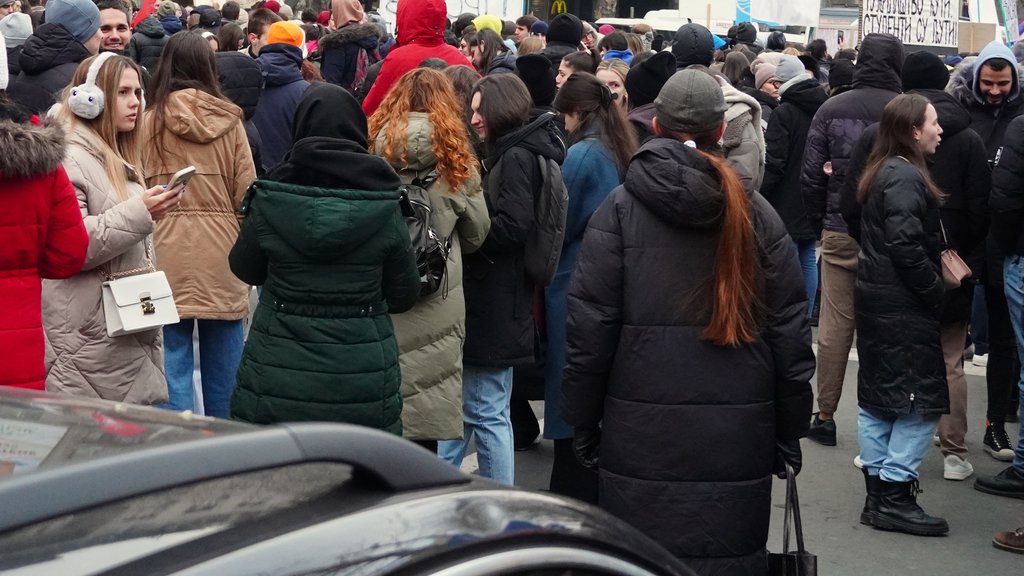 ZLOUPOTREBA NAJMLAĐIH U NIŠU! Umesto da se srame, Nova S i N1 se ponose (VIDEO)