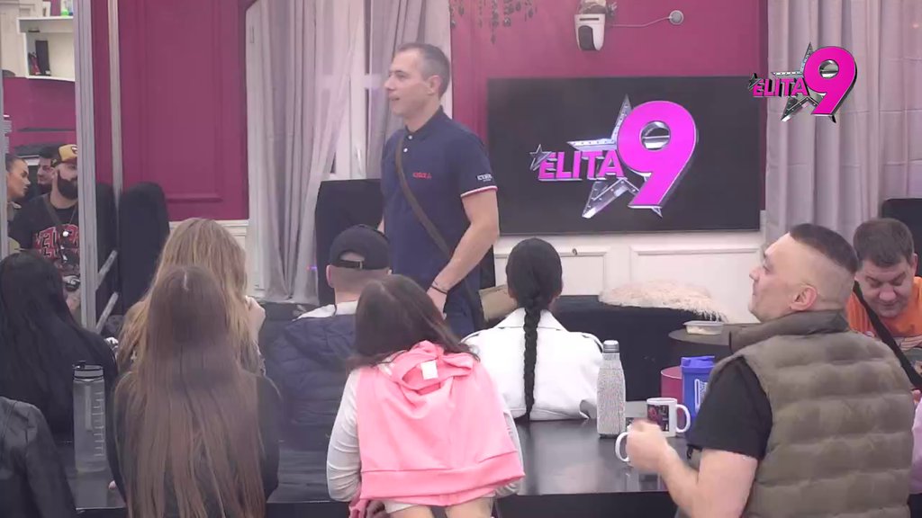 Kačavenda postala utorak devojka: Prikazan vreli snimak sa Mikijem Dudićem, on se pred svima ogradio od nje! (VIDEO)