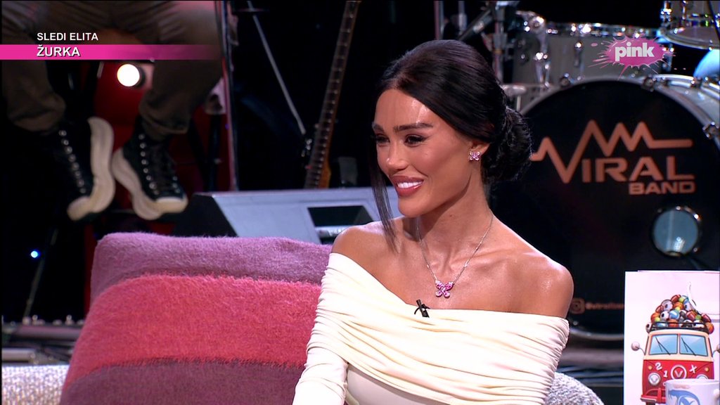 Ana Korać posle 5 godina uživo na Pinku! Evo čime joj se bavi muž i zašto ga krije: Nema 80 godina, ima veze s medijima, ali...
