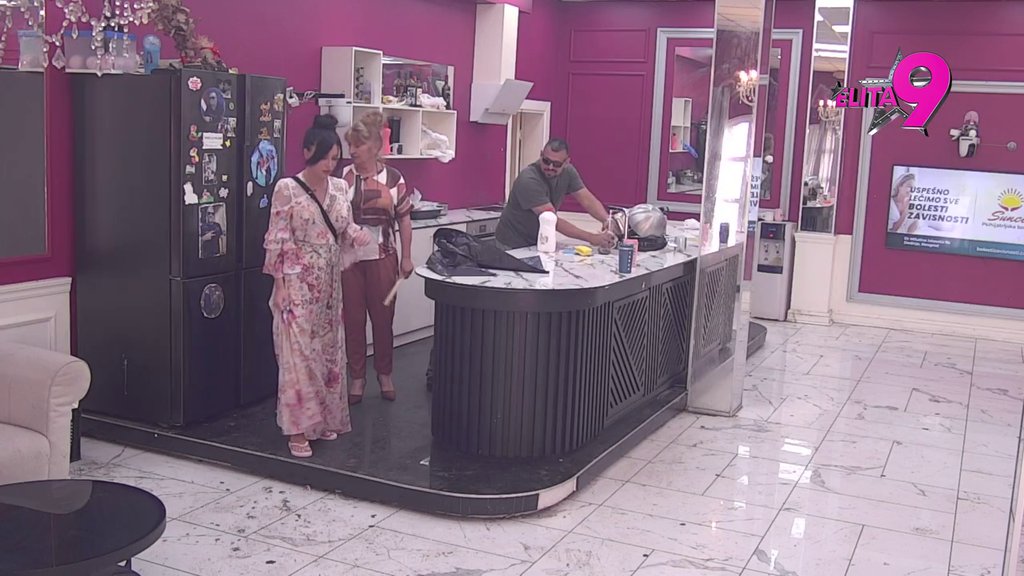 Ti ćeš ga sigurno izvesti na pravi put: Mama Džehva i Stanija udružile jezike, pa se posprdale na Anđelov račun! (VIDEO)