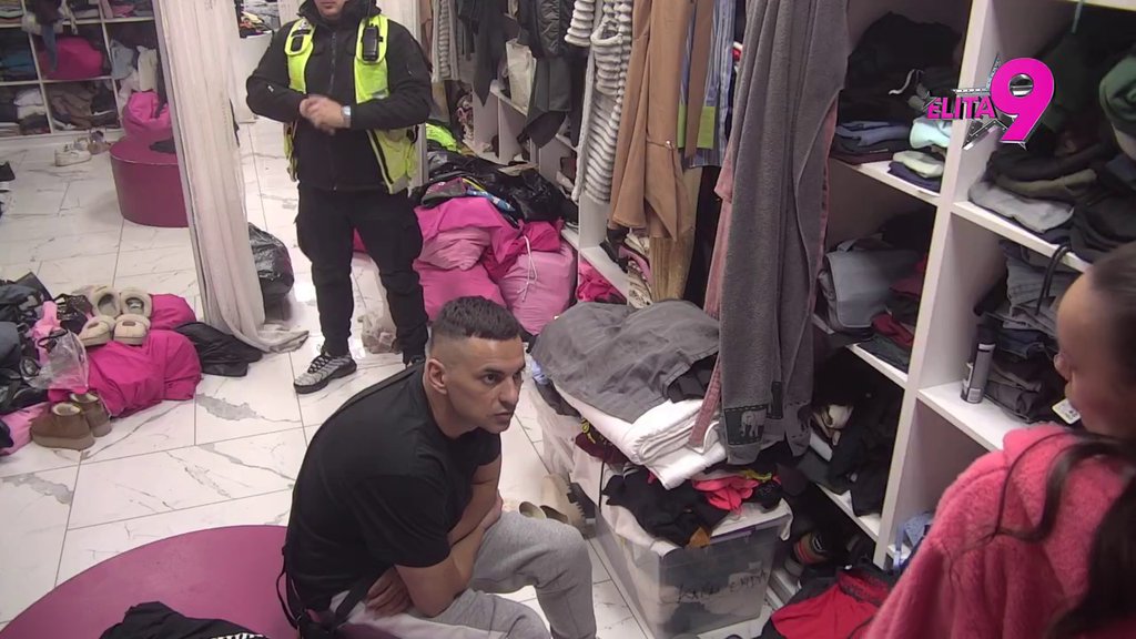 Svima je jasno kao dan, a ti si se pravio lud: Teodora bez dlake na jeziku sasula Bebici sve u lice! Priznala osećanja prema Filipu, a njega odjavila i najavila TUŽBU! (VIDEO)