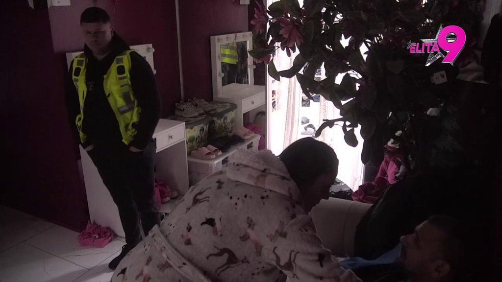 Pukla još jednom tikva! Bora izgubio i Anastasiju zbog hirova, umislio da je Bog i divlja po kući (VIDEO)