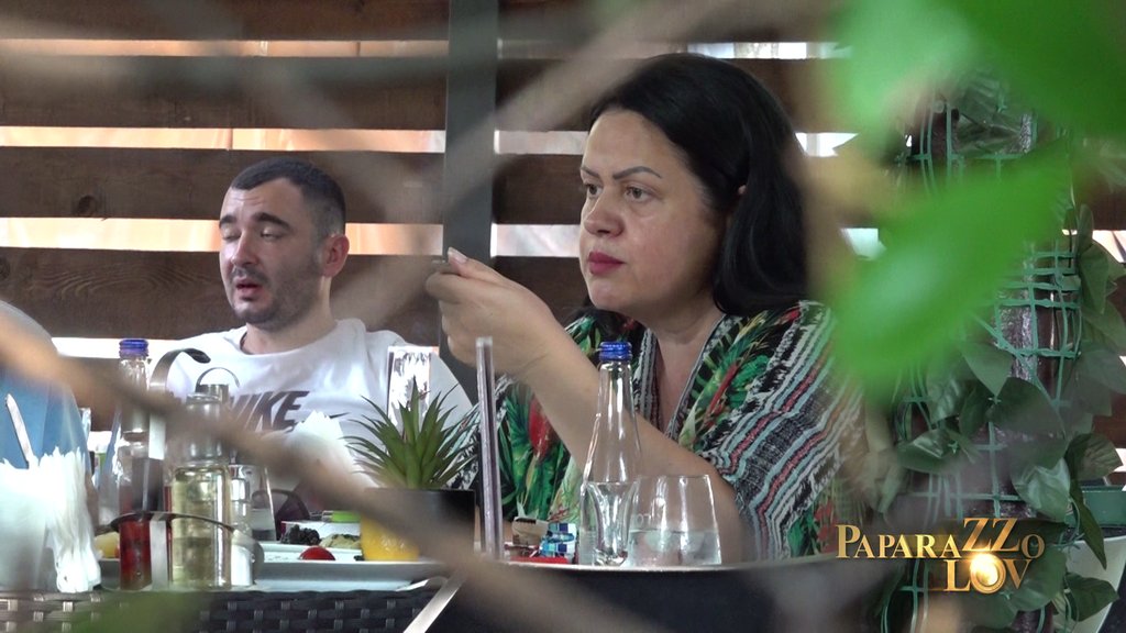 Naš pevač oženio 24 godine mlađu, a bivšoj pripala imovina: Uzela mu dve kuće i pekaru, a evo kako izgleda njegova sadašnja! (FOTO)