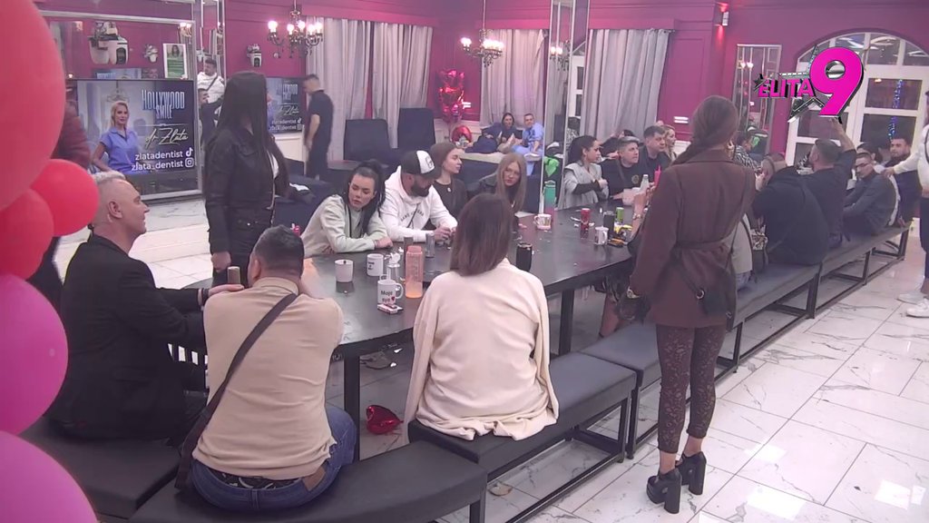 Haos na sve strane! Sofija jedva čeka da naplati sve Dušici i Anastasiji, ona zaplakala: Kajem se zbog odnosa sa Borom, obrukala sam porodicu (VIDEO)