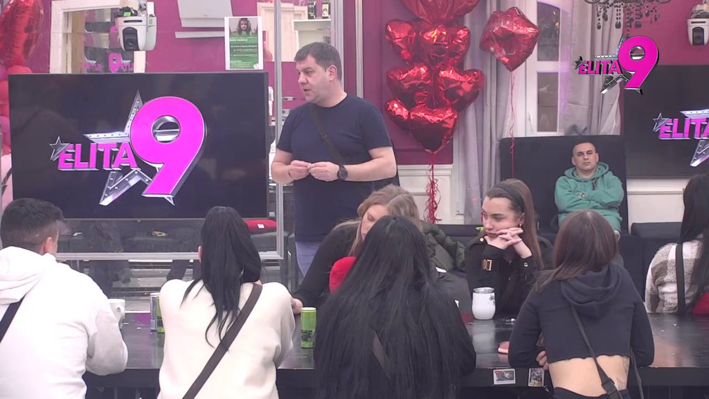 Misle da mu je ovo karma za sve! Učesnici ismejali Bebičino stanje zbog Teodore, uvideli da je Delićeva NIKAD SREĆNIJA: Daje mu na kašičiću, samo onoliko koliko je dovoljno (VIDEO)