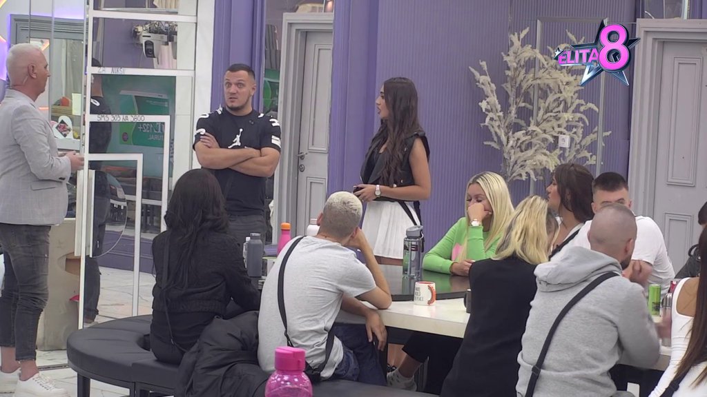 GASTOZ PRIZNAO DA SE OHLADIO OD ANĐELE: Puče veza nakon osam meseci, ona doživela slom živaca i počela da urla na sav glas! (VIDEO)