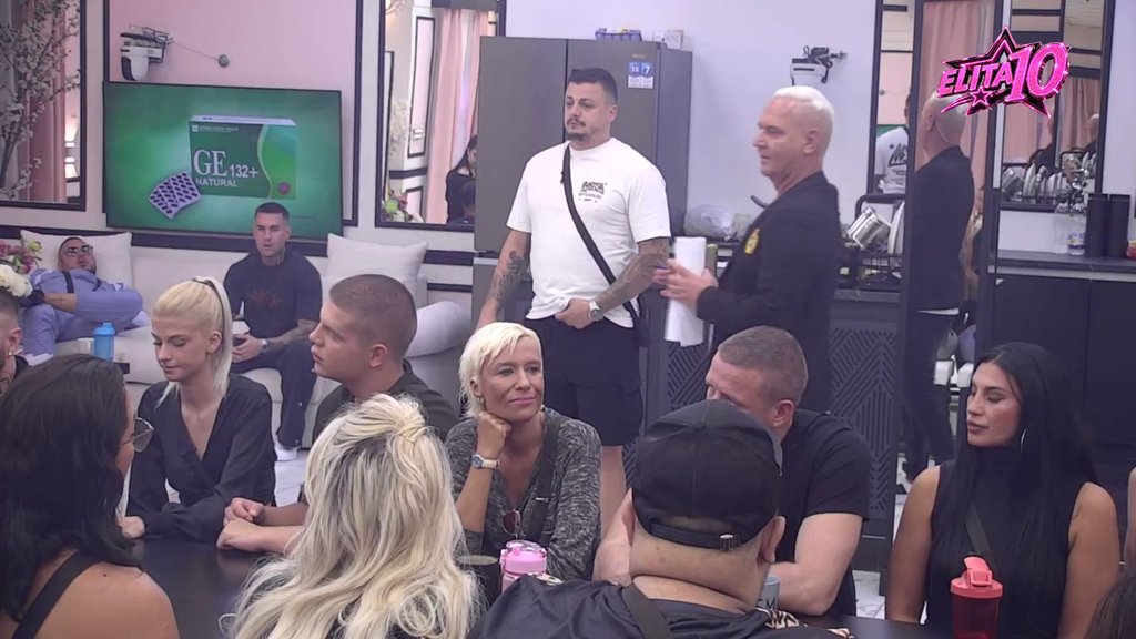 Bilo je neizbežno da do toga dođe: Đukić i Aneli otkrili kako je došlo do ozvaničenja veze, Car i Janjuš brutalno osolili po Aneli, pa istakli da se poigrava sa Filipom: Sramotno je kako se ponašaš, nisi iskrena! (VIDEO)