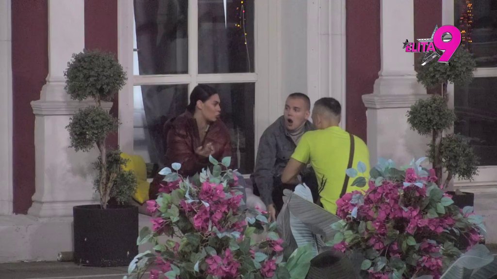 BLAM ME JE JER SE DERE NA MENE: Mini PREKIPELO zbog Viktorovog ponašanja, ne zna kako da pronađe rešenje! (VIDEO)