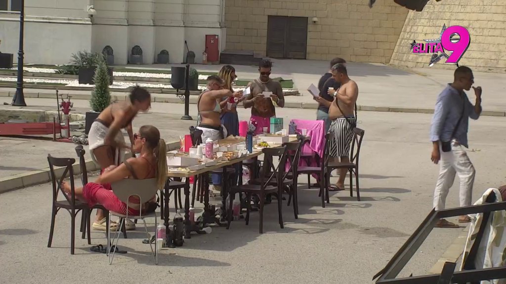 Aneli donela poklon Filipu, a on je iskulirao zbog Gastoza: Gale, VOLI TE BRAT! (VIDEO)