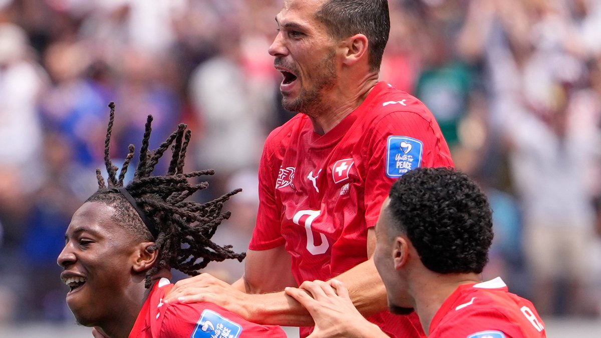 Ko je Manzambi koji je srušio BiH?! Proslavlja golove kao Goku, sa 17 otišao u Bundesligu