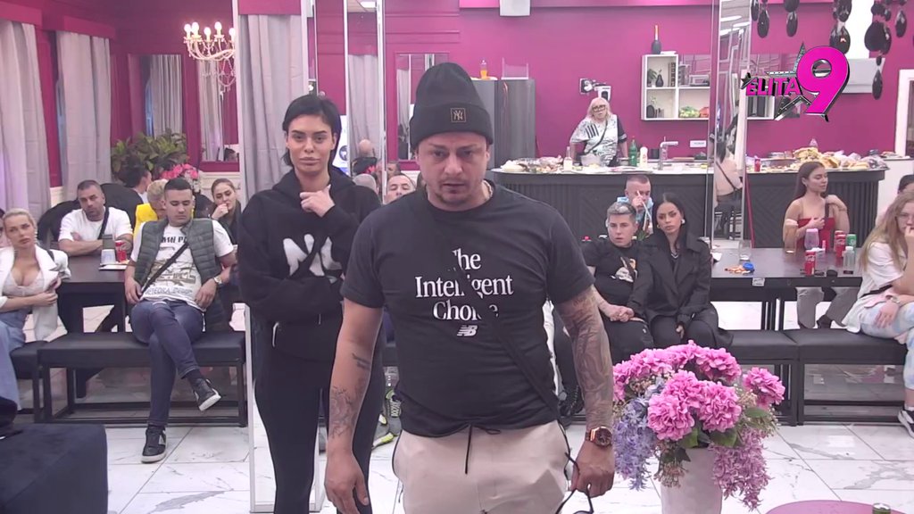 Zaurlala iz petnih žila: Mini pala roletna i Terzu upozorila da se ne igra s njom, on rešio da obustavi svaku komunikaciju! (VIDEO)