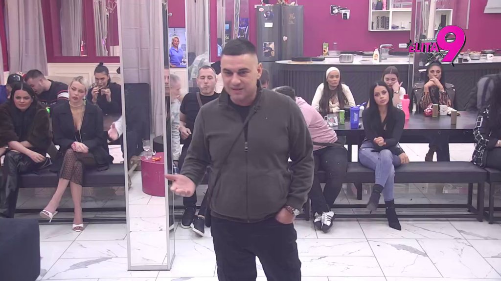 Vrlo rado bi se davila uz gelender: Bebica razvezao jezik i brutalno unakazio Kačavendu, ona totalno saterana u ćošak! (VIDEO)