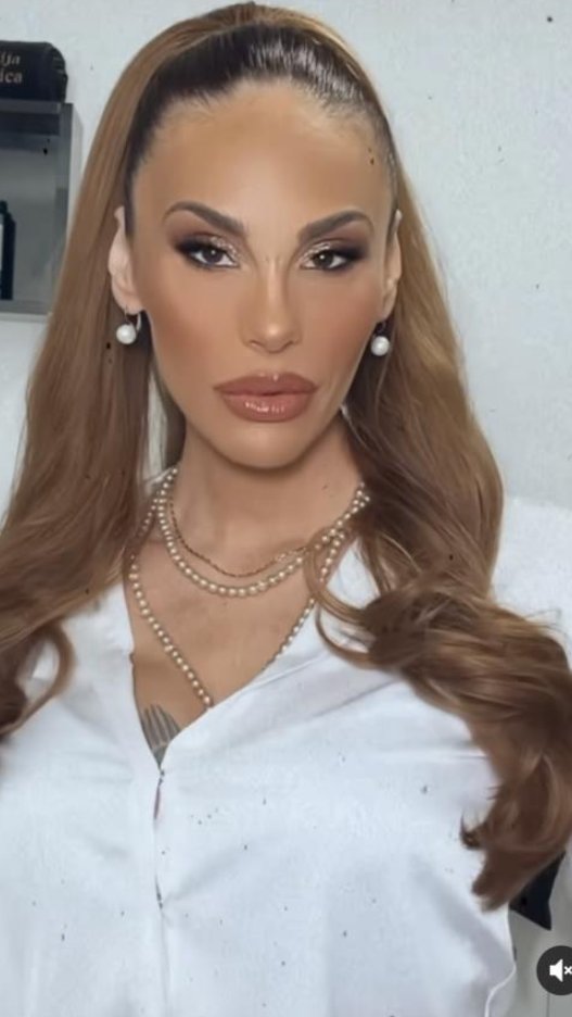 DA LI ZNATE KO JE PRVA SUPRUGA DADA POLUMENTE? Rodila mu je sina, a posvetio joj čiveni hit