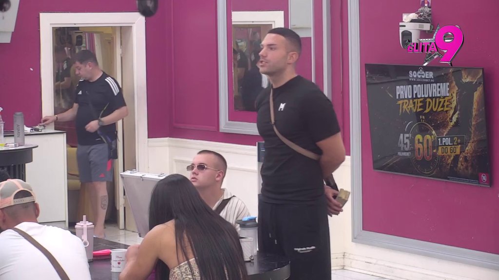 Ovome se nije nadala: Anđelo skiunuo masku Aneli Ahmić, ona ga žestoko napala i zauzela Anitinu stranu!  (VIDEO)