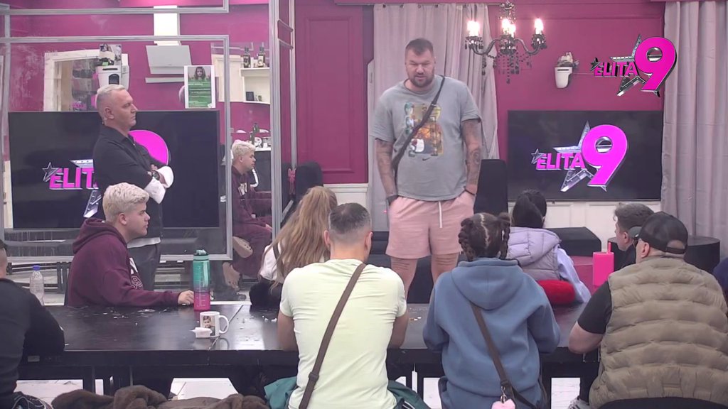 Maja Marinković 'DOŠLA GLAVE' milioneru iz Linca! Ponizila ga kao niko nikad, učesnici povikali: Dozvolio si da postaneš sprdnja! (VIDEO)