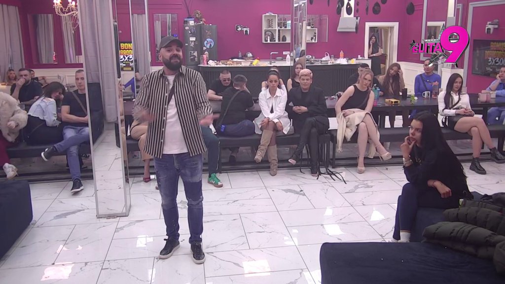 Bukti rat! Anita i Aneli ušli u žestok okršaj, pljušte uvrede: Je l' ti ćerka zna da si prenosila kofere (VIDEO)