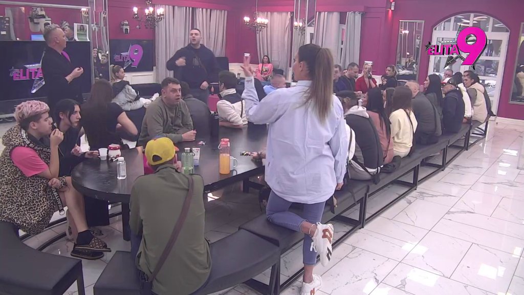 GOVORILA SI U ŠIFRAMA... Anđelo se naoštrio, pa otkrio kako je Milena odreagovla na SPORNE slike koje joj je poslao! (VIDEO)