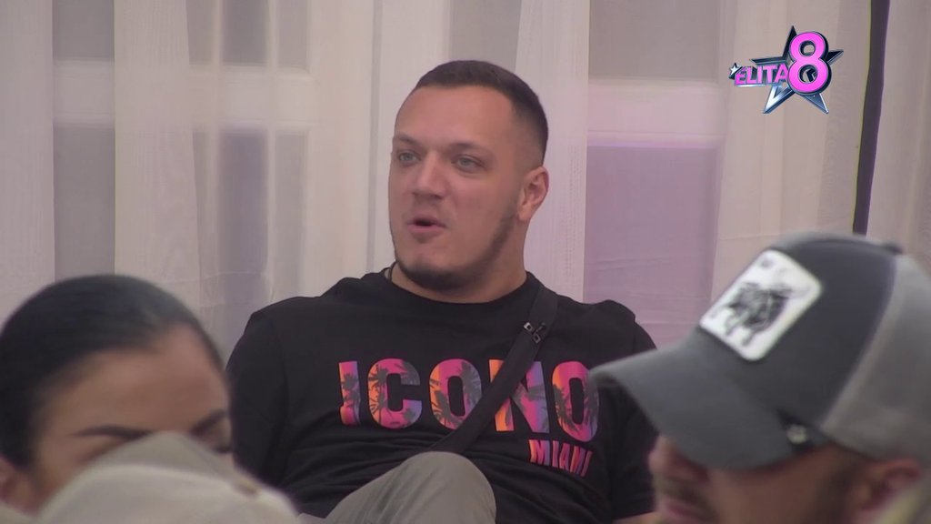 Pored se*sa se ohladio: Poršelina videla vrelu scenu Anđele i Gastoza, pa udarila na njegovu muškost! (VIDEO)