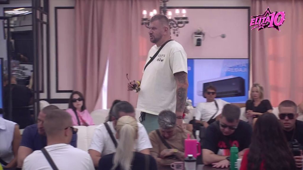 Filip Đukić postao najveća sprdačina Elite: Takmičari mu se smeju u facu, Aneli priznala da su raskinuli (VIDEO)