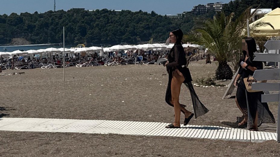 SVE OČI UPRTE U CRNU MAMBU! Maja Marinković vrelija nego ikad na crnogorskom primorju, ovako puni baterije za Elitu 9! (PAPARACO)