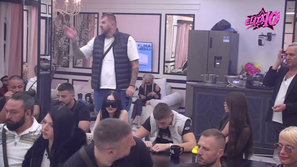 Tresla se gora, rodio se miš: Aneli najavljivala žestok haos Janjušu i Caru, pa postala manja od makovog zrna! (VIDEO)