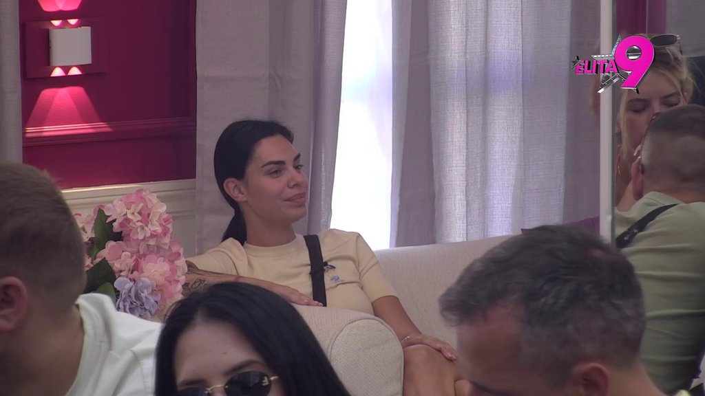 IMAŠ DOSTA POLTRONA, KOJI TI SE ŠLIHTAJU: Miljana Kulić pokazala netrpeljivost prema Asmnu, pa ga uporedila sa Aneli! (VIDEO)