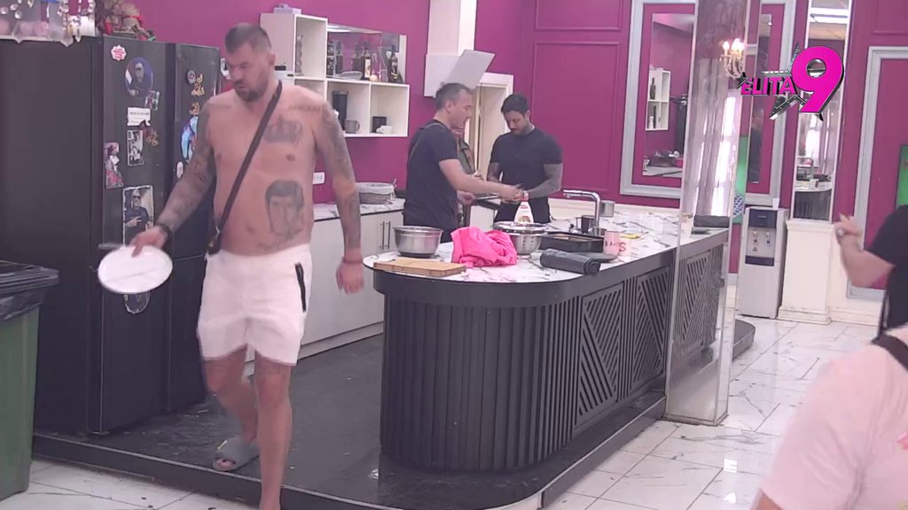 ODUŠEVILA SE: Džehva saznala da Elita ima nove stanovnike, odmah Bori dala savet šta da rade sa njima (VIDEO)