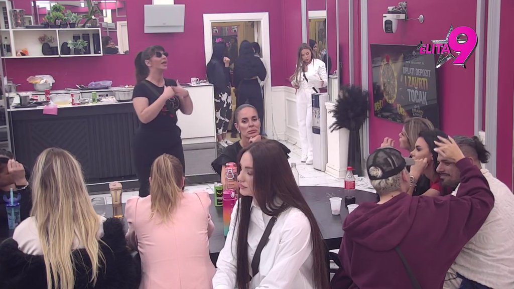 RAT OKO JANJUŠA: Kačavenda i Jakšićka sasule jedna drugoj sve u lice, pljušte uvrede, Miljana i Vanja ubeđene u jedno  (VIDEO)