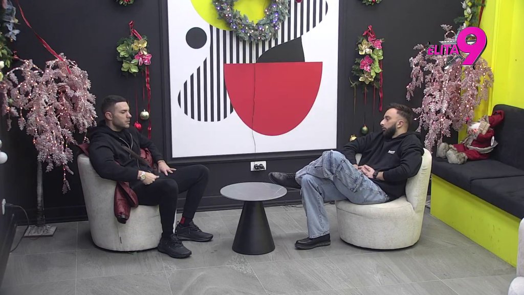 Kako može ruku pod ruku da ide s Matorom i da joj Ivan skida čizmu?! Anđelo raskrinkao Kačavendu do koske, misli da NEMA STAV, a evo šta prognozira za vezu Anite i Luke (VIDEO)