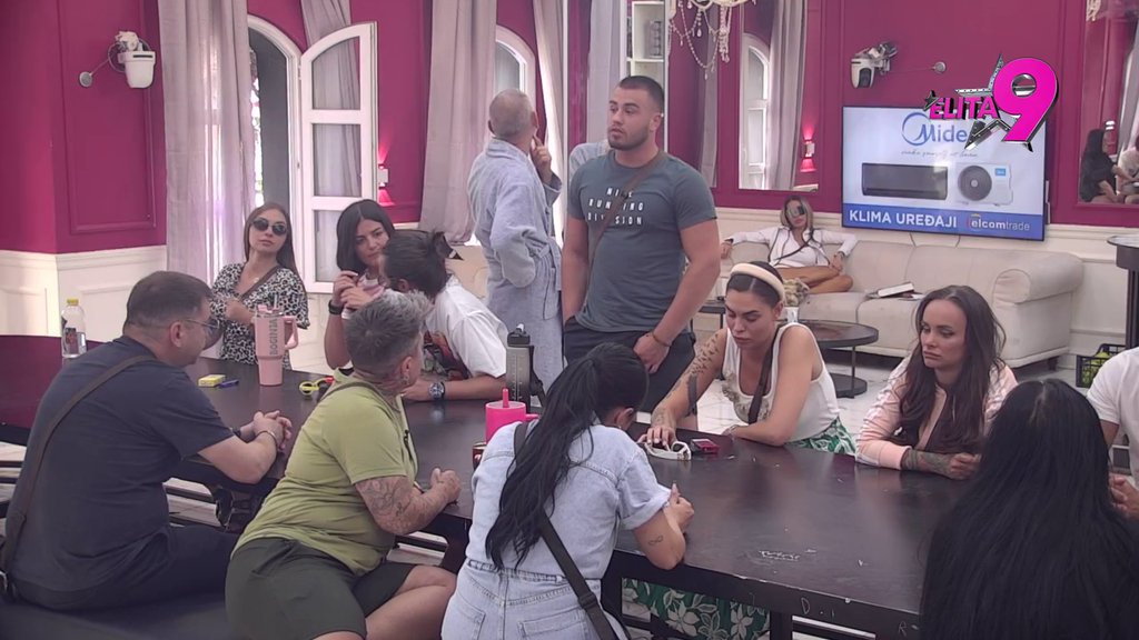 Ja sam za kliniku, ti si za ispitivanje! Kačavenda i Sofija u žestokom sukobu sa Dačom, Anđelo izneo svoju viziju o njegovom i Stanijinom odnosu: Kose nam se pogledi za buduću vezu (VIDEO)