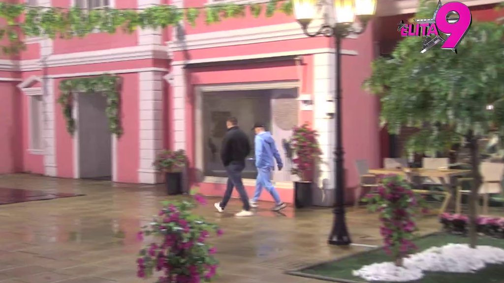 J*bavala se za pare, a dete bi joj se ubilo: Alibaba ne dolazi sebi od besa, reži i na sav glas pljuje Situ! (VIDEO)